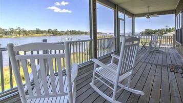 House, 3 Bedrooms | Terrace/patio