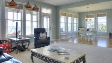 House, 4 Bedrooms | Living area | 36-inch TV with digital channels