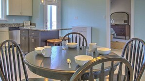 House, 4 Bedrooms | In-room dining - Night N Gale (Atlantic Beach)