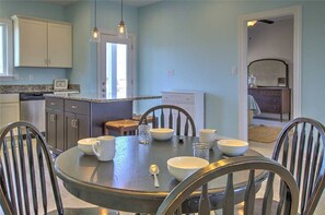 Talo, 4 makuuhuonetta | Ruokailu omassa huoneessa