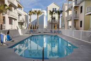 Outdoor pool - Mamas Lookout (Atlantic Beach)