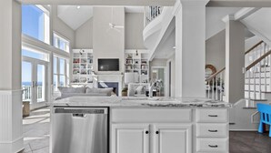 House, 4 Bedrooms | Private kitchen | Fridge, microwave, stovetop - Shearwater (Atlantic Beach)