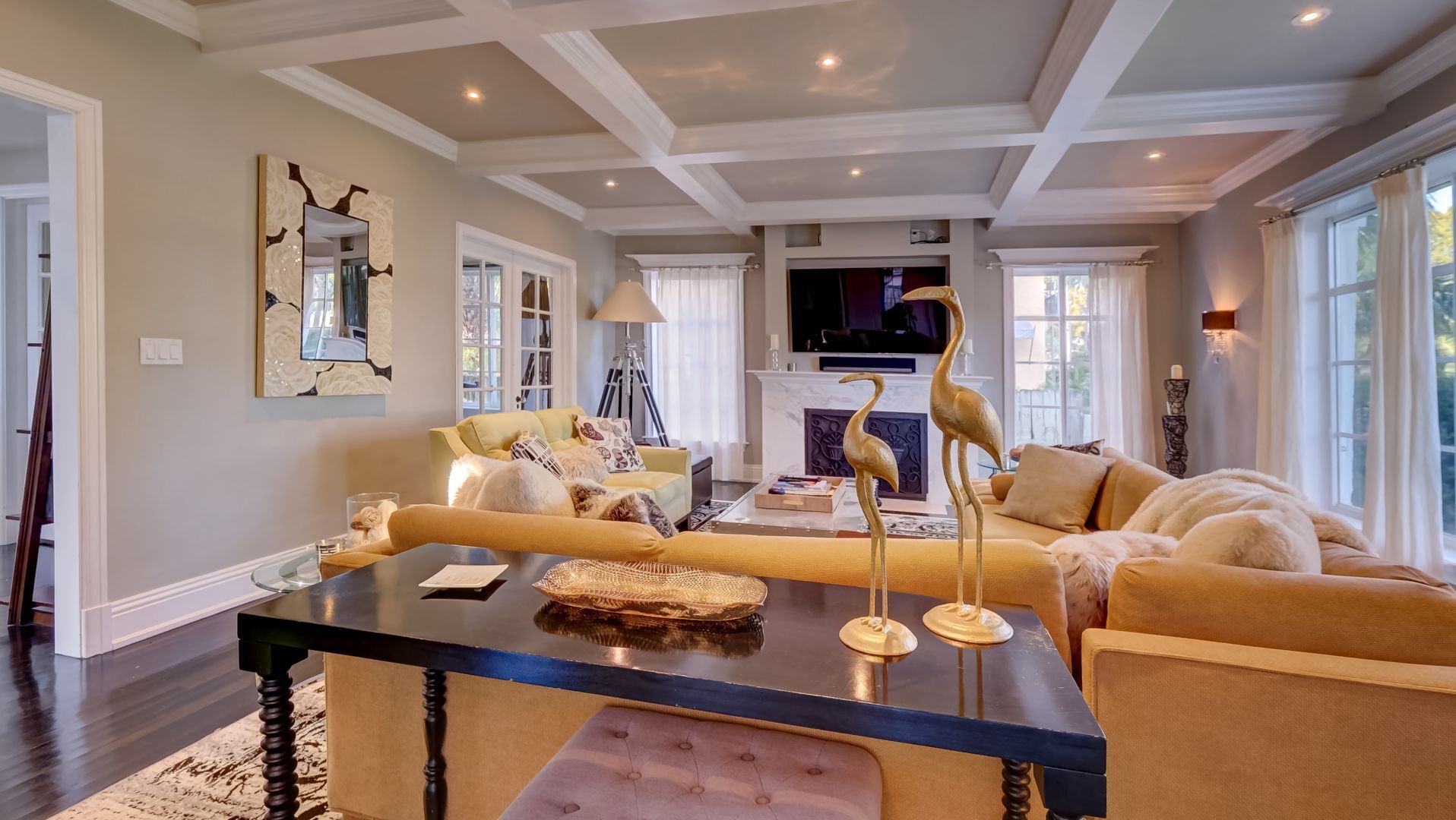 4/6bd SPACIOUS, Heart of Miami Beach! Mediterranean Villa w/Jacuzzi, HUGE YARD!