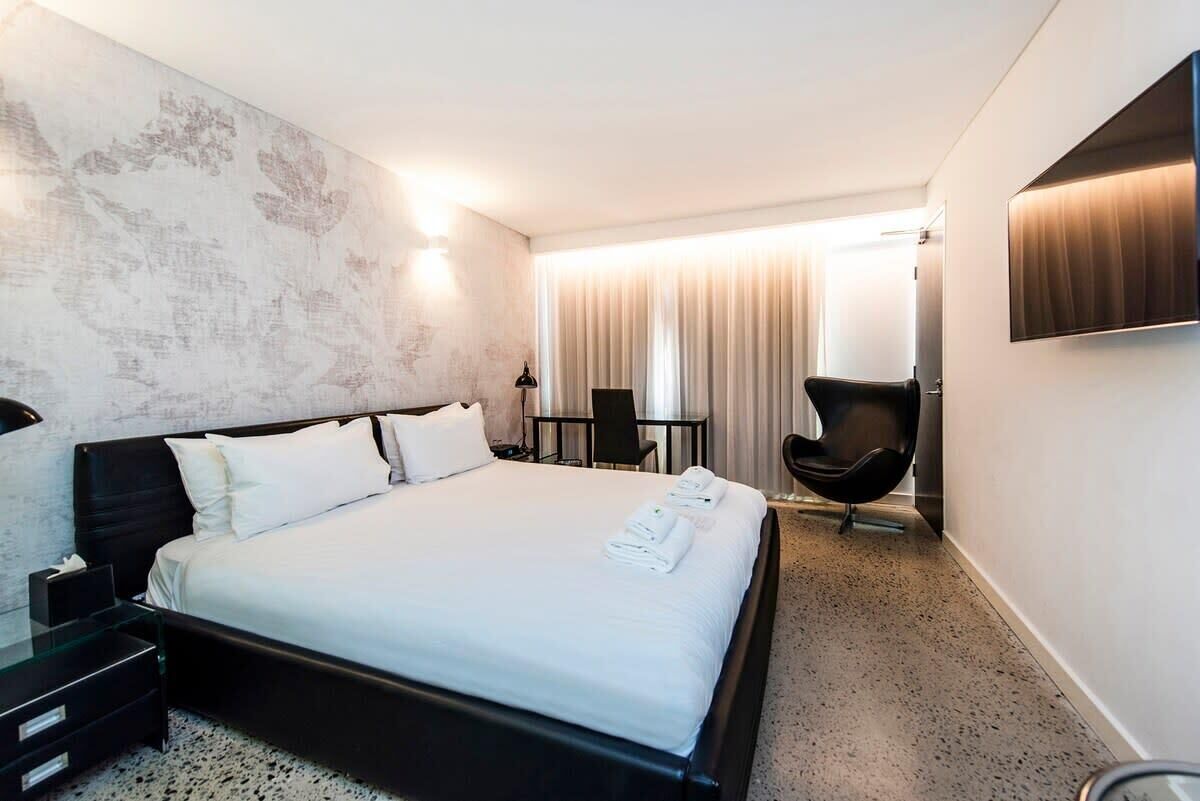 Modern 1 Bedroom Apartment with Rooftop Terrace