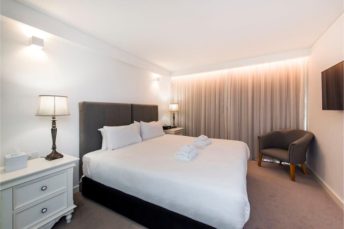 Modern Room with Rooftop Terrace Located Centrally