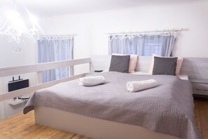 Apartment | 1 bedroom, laptop workspace, blackout drapes, free WiFi - Lisa Apartment (Budapest)