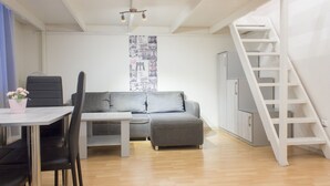 In-room dining - Lisa Apartment (Budapest)