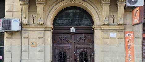 Entrada al alojamiento