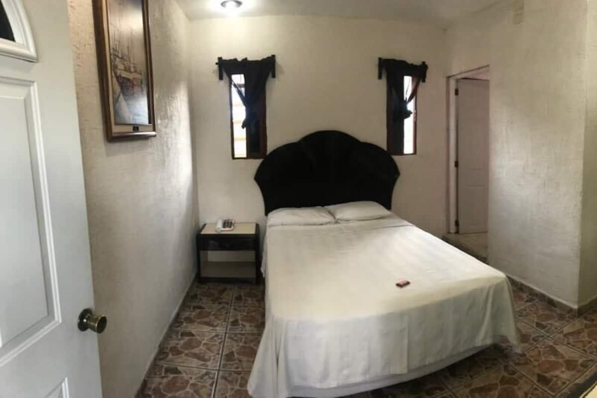Kamar Double Basic | Wi-Fi gratis