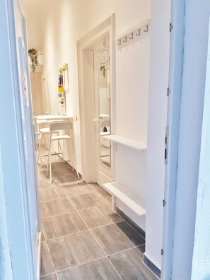 Apartment, 2 Bedrooms | Private kitchen