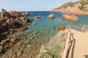 Beach - Suite Rosa 10 with private idromassage pool (Costa Paradiso)
