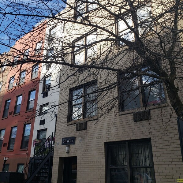 Exterior - Prime, Chelsea/ Manhattan West Apartment, Quiet with Washer/Dryer (New York)