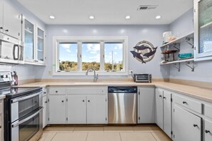 House, 5 Bedrooms | Private kitchen - Duneside (Pine Knoll Shores)