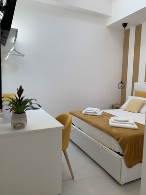 Standard Double Room (Grecale) - L'Ancora B&B (Milazzo)