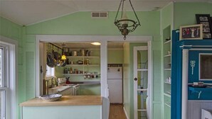 Private kitchen - Mr. Bennie's Cafe (Harkers Island)