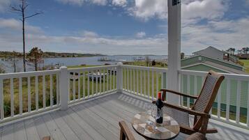 House, 4 Bedrooms | Balcony