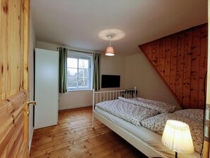 2 bedrooms, WiFi, bed sheets