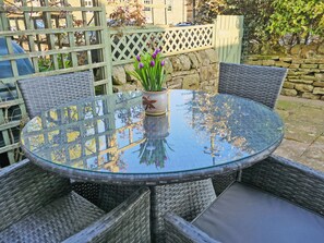 Outdoor dining - 2 bedroom accommodation in Redmire, near Leyburn (Redmire, near Leyburn)