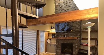 Large home with 35+ guests : 10 Minutes from Nauvoo