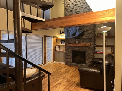 Large home with 35+ guests : 10 Minutes from Nauvoo