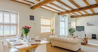 3 bedroom accommodation in Tacolneston, near Wymondham