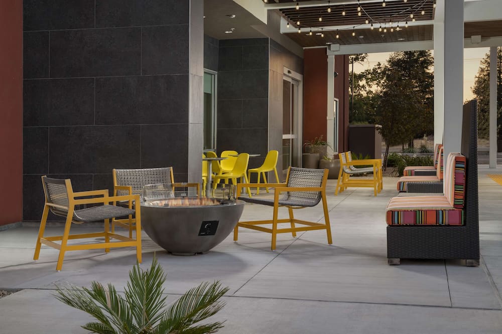 Home2 Suites by Hilton Clovis Fresno Airport