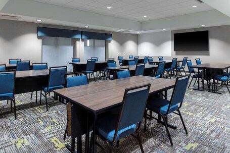 Hampton Inn Suites Avon Indianapolis - Image 23