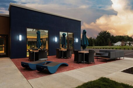 Hampton Inn Suites Avon Indianapolis - Image 3