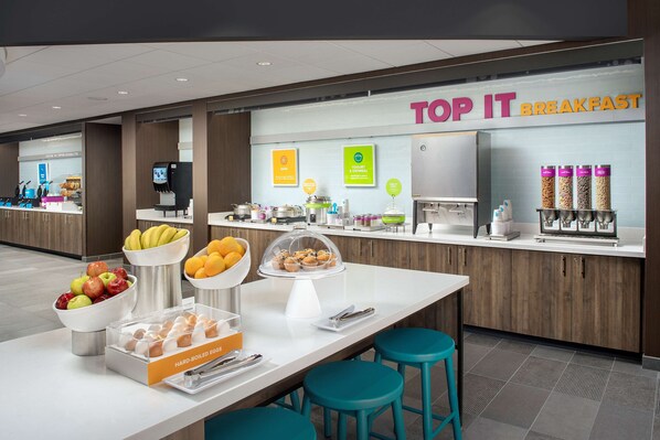 Free daily on-the-go breakfast  - Tru By Hilton Orlando Convention Center Area, FL (Orlando)