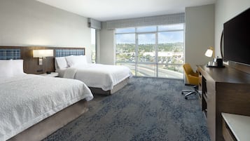 Premium bedding, in-room safe, desk, laptop workspace