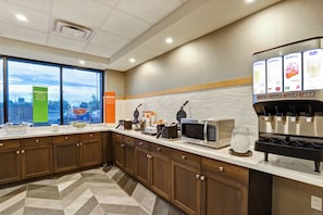 Free daily buffet breakfast - Hampton Inn & Suites El Cajon San Diego (El Cajon)