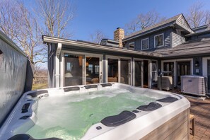 Bain à remous extérieur