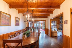 Dining - Hearthstone- AppSki Mtn home with it all: hot tub, game room, fire pit, pets! (Blowing Rock)