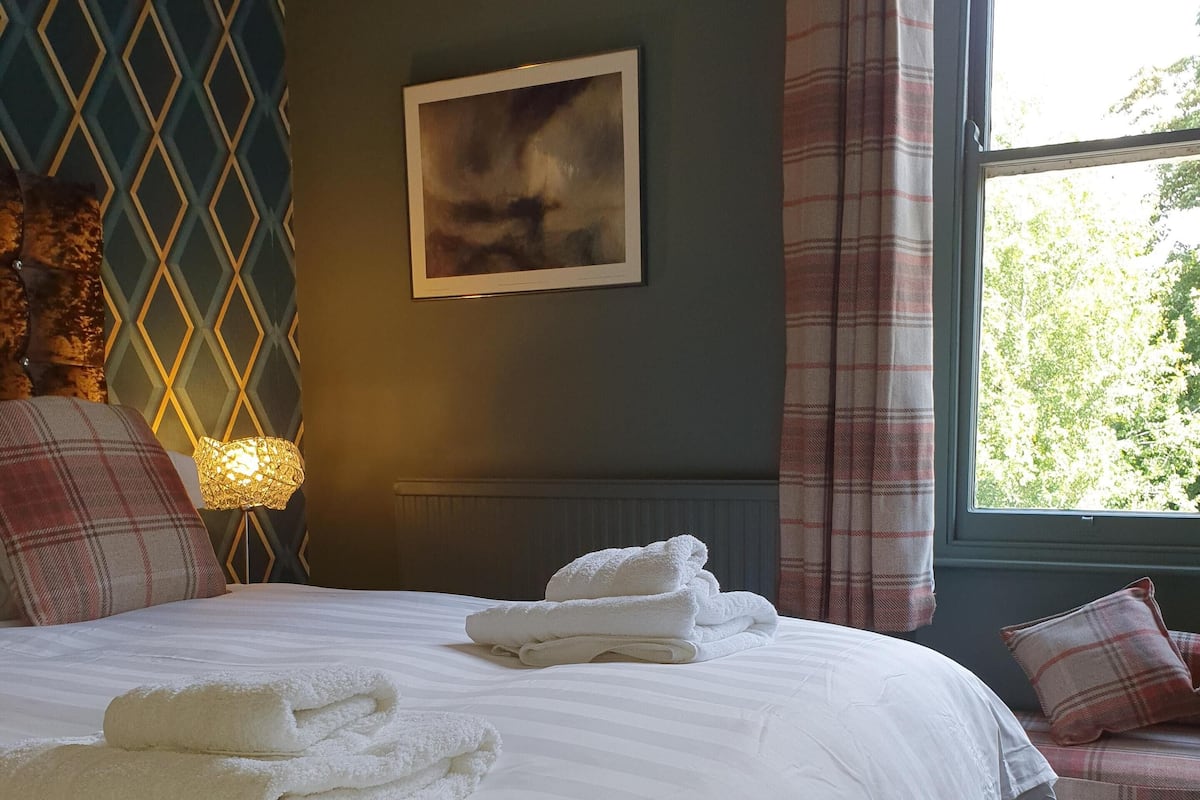 Superior Double Room, Accessible, Ensuite (Aspen Room)