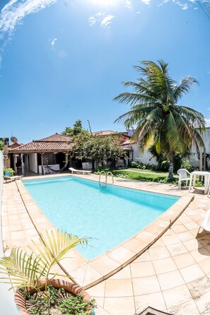 Outdoor pool - Búzios Samba Hostel (Búzios)
