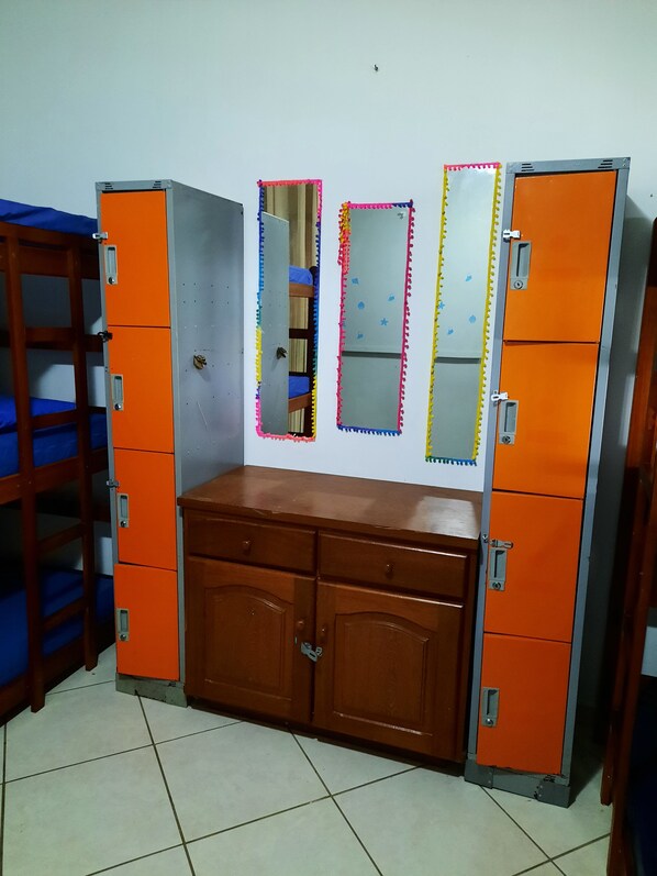 Basic Shared Dormitory | WiFi (free) - Búzios Samba Hostel (Búzios)