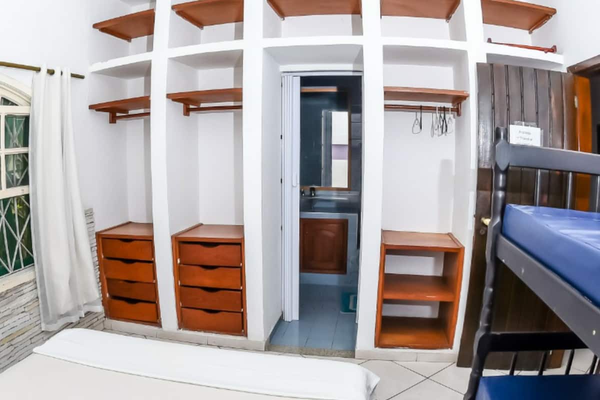 Basic-Vierbettzimmer | Kostenloses WLAN