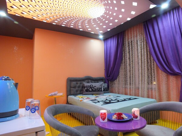 Apartment, 1 Bedroom | 1 bedroom, in-room safe, individually decorated, individually furnished