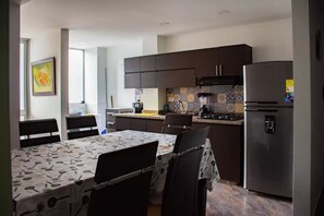 مستلزمات طهي/أطباق/أوعية