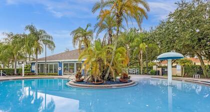 4 BD/ 3 BA/ Lucaya Village (23-101)
