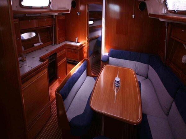 Interior - Modern and spacious Bavaria 42 2007 (Lefkada)