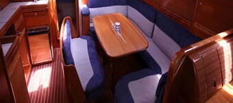 Modern and spacious Bavaria 42 2007