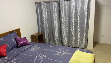 5 dormitorios, escritorio, wifi gratis y ropa de cama