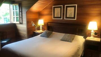 5 bedrooms, desk, iron/ironing board, free WiFi