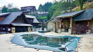屋内プール、屋外プール