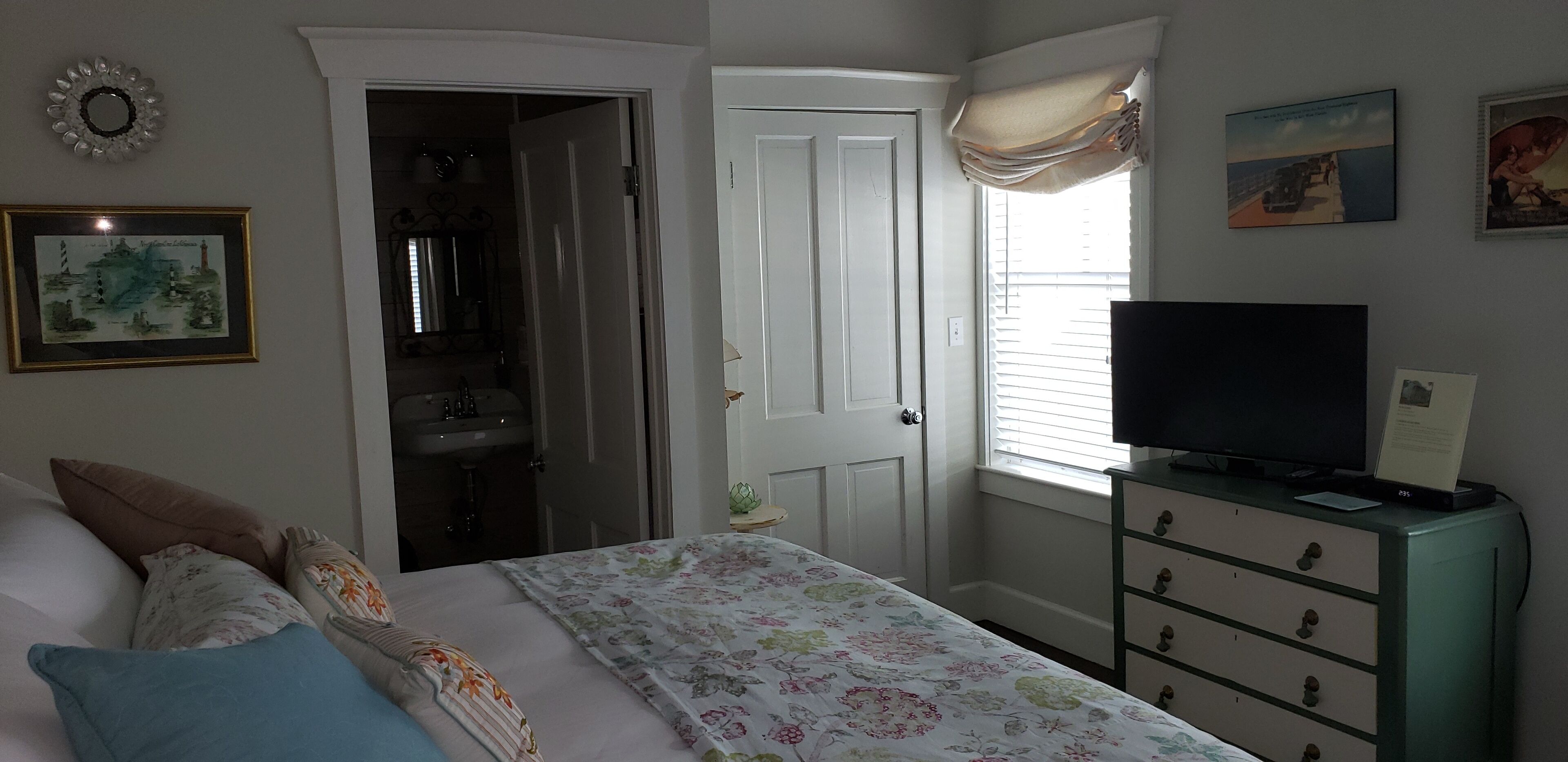 Outer Banks Room | Individually decorated, individually furnished, iron/ironing board