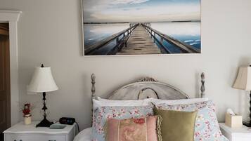Key West Room | Individually decorated, individually furnished, iron/ironing board