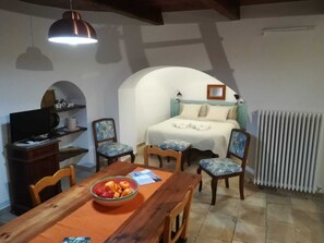 2 quartos, Wi-Fi de cortesia, roupa de cama