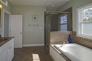 Bathroom - Sunset Bay Retreat (Beaufort)