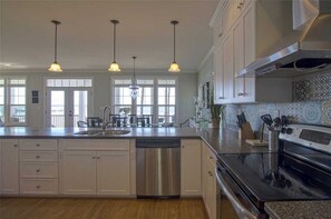 ハウス 4 ベッドルーム | 専用キッチン